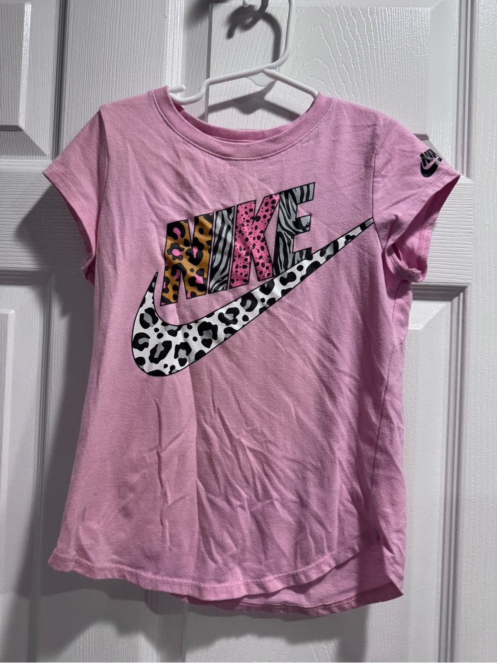 Nike Girls' Pink Graphic Logo Tee